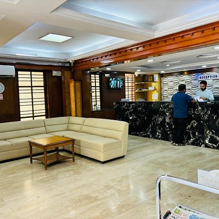 העיר בנגלור Hotel Chetan International מראה חיצוני תמונה