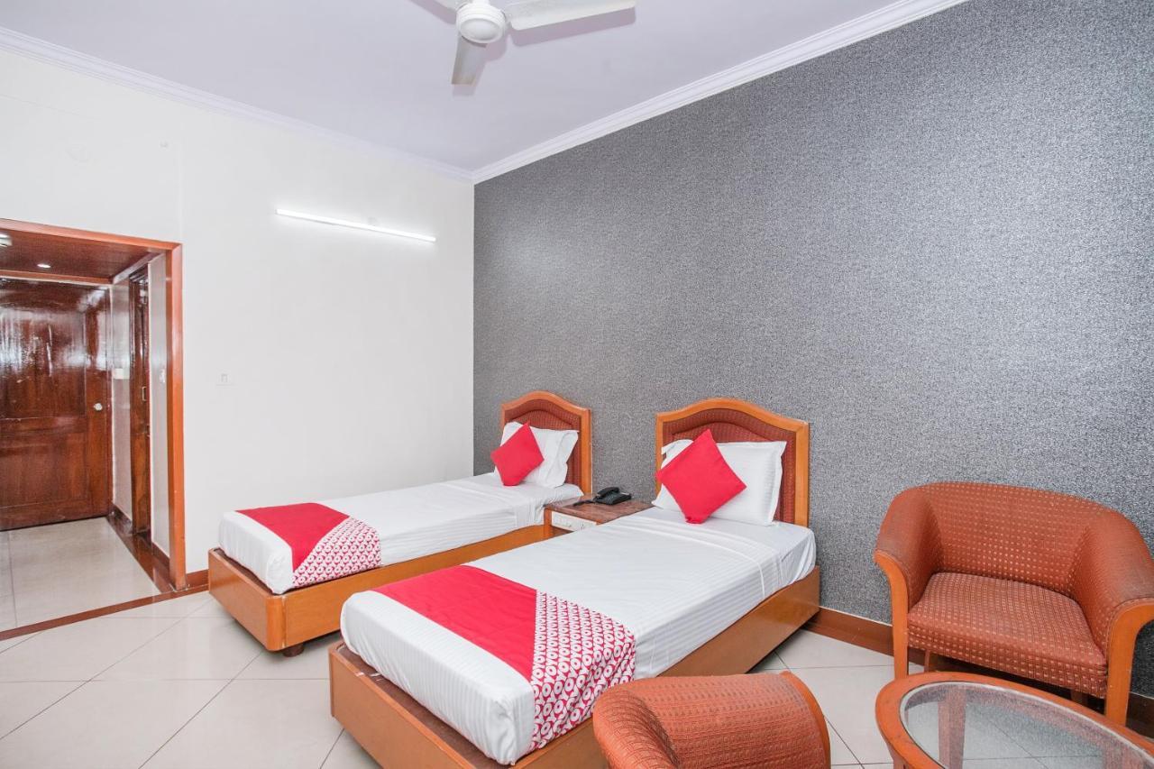 העיר בנגלור Hotel Chetan International מראה חיצוני תמונה