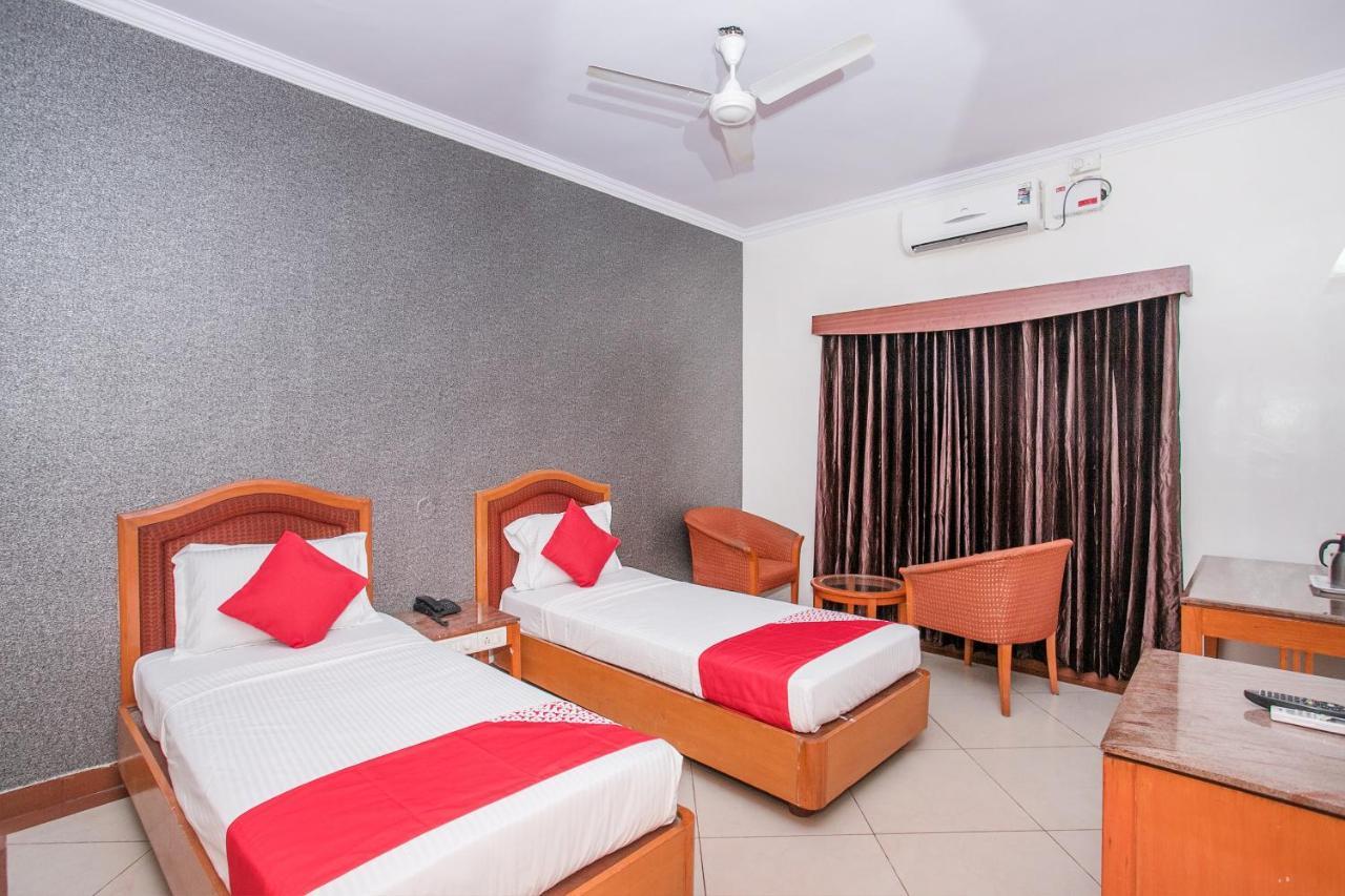 העיר בנגלור Hotel Chetan International מראה חיצוני תמונה