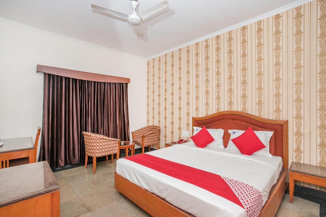 העיר בנגלור Hotel Chetan International מראה חיצוני תמונה