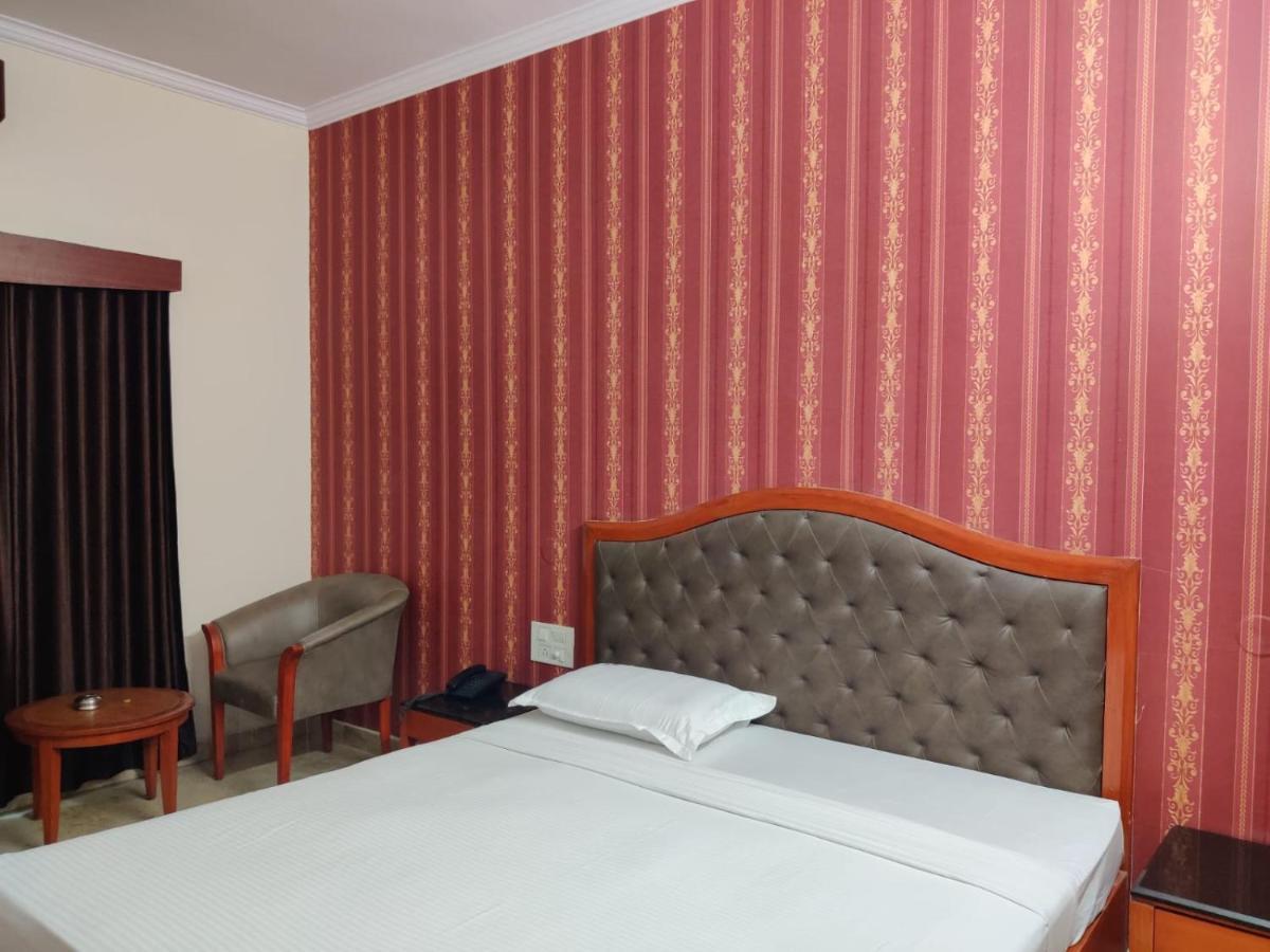 העיר בנגלור Hotel Chetan International מראה חיצוני תמונה