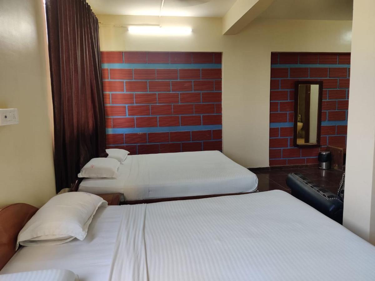העיר בנגלור Hotel Chetan International מראה חיצוני תמונה