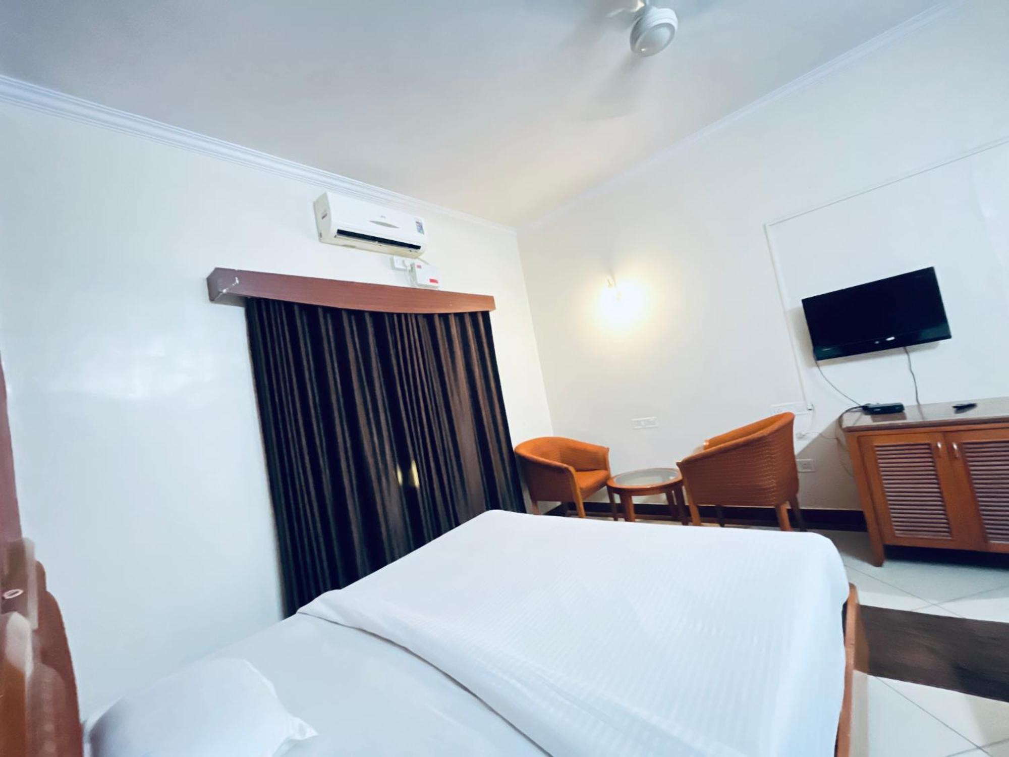 העיר בנגלור Hotel Chetan International מראה חיצוני תמונה
