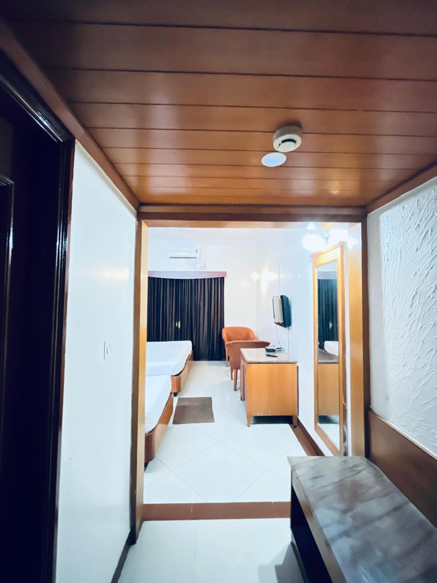 העיר בנגלור Hotel Chetan International מראה חיצוני תמונה