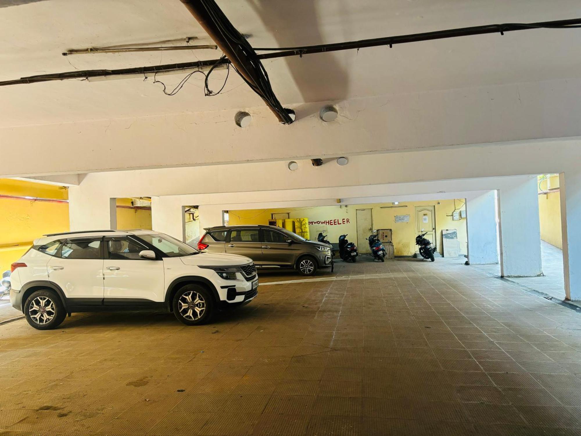 העיר בנגלור Hotel Chetan International מראה חיצוני תמונה