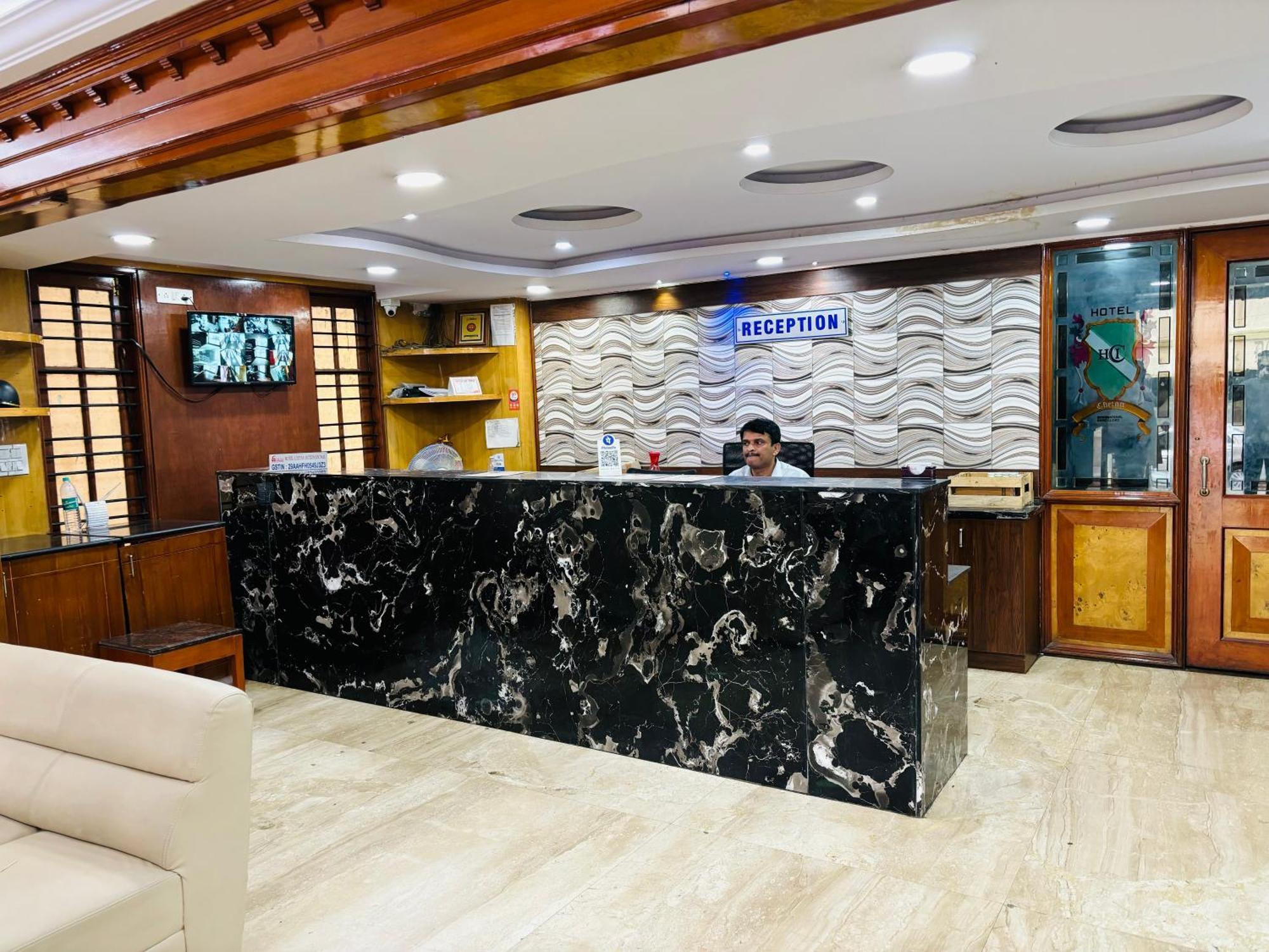 העיר בנגלור Hotel Chetan International מראה חיצוני תמונה