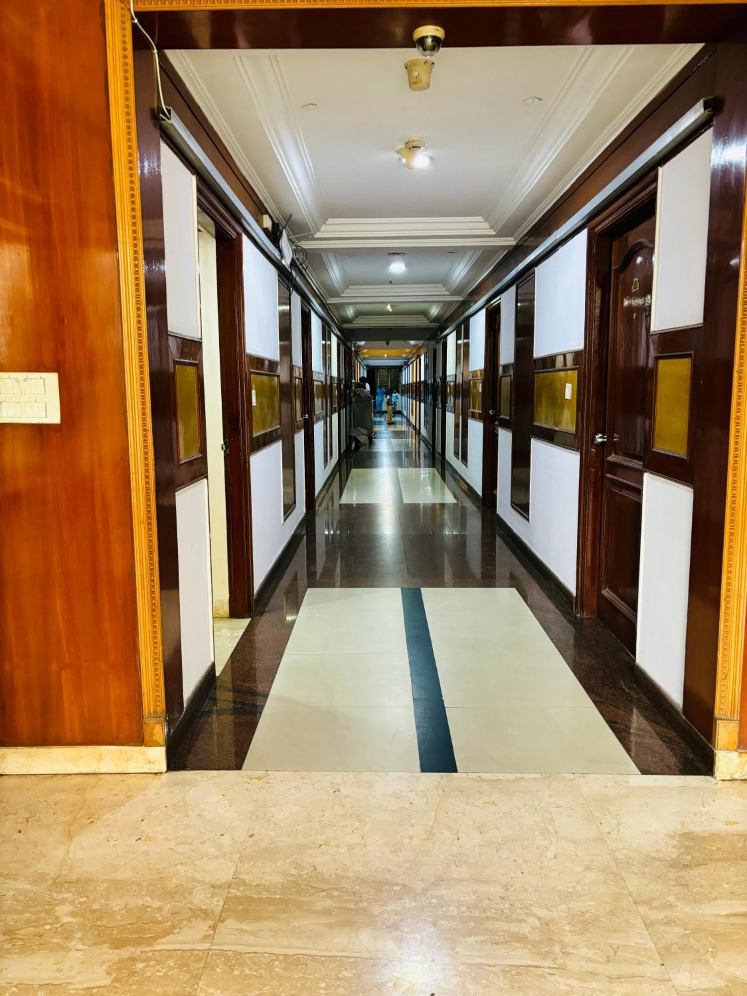 העיר בנגלור Hotel Chetan International מראה חיצוני תמונה