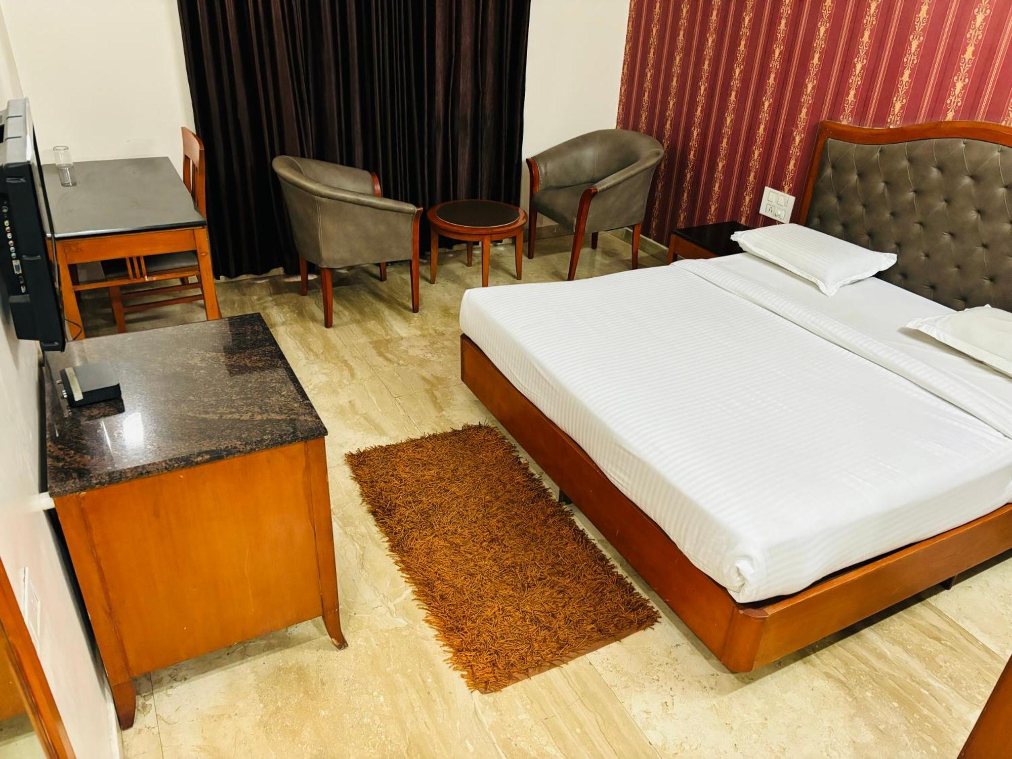 העיר בנגלור Hotel Chetan International מראה חיצוני תמונה