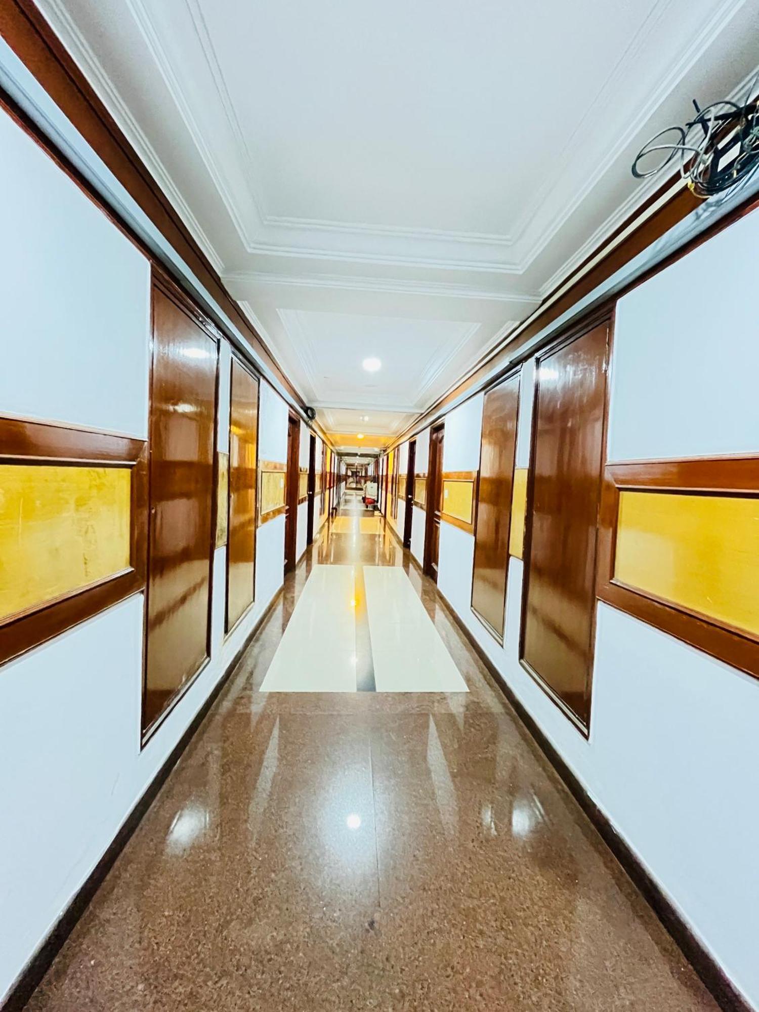 העיר בנגלור Hotel Chetan International מראה חיצוני תמונה