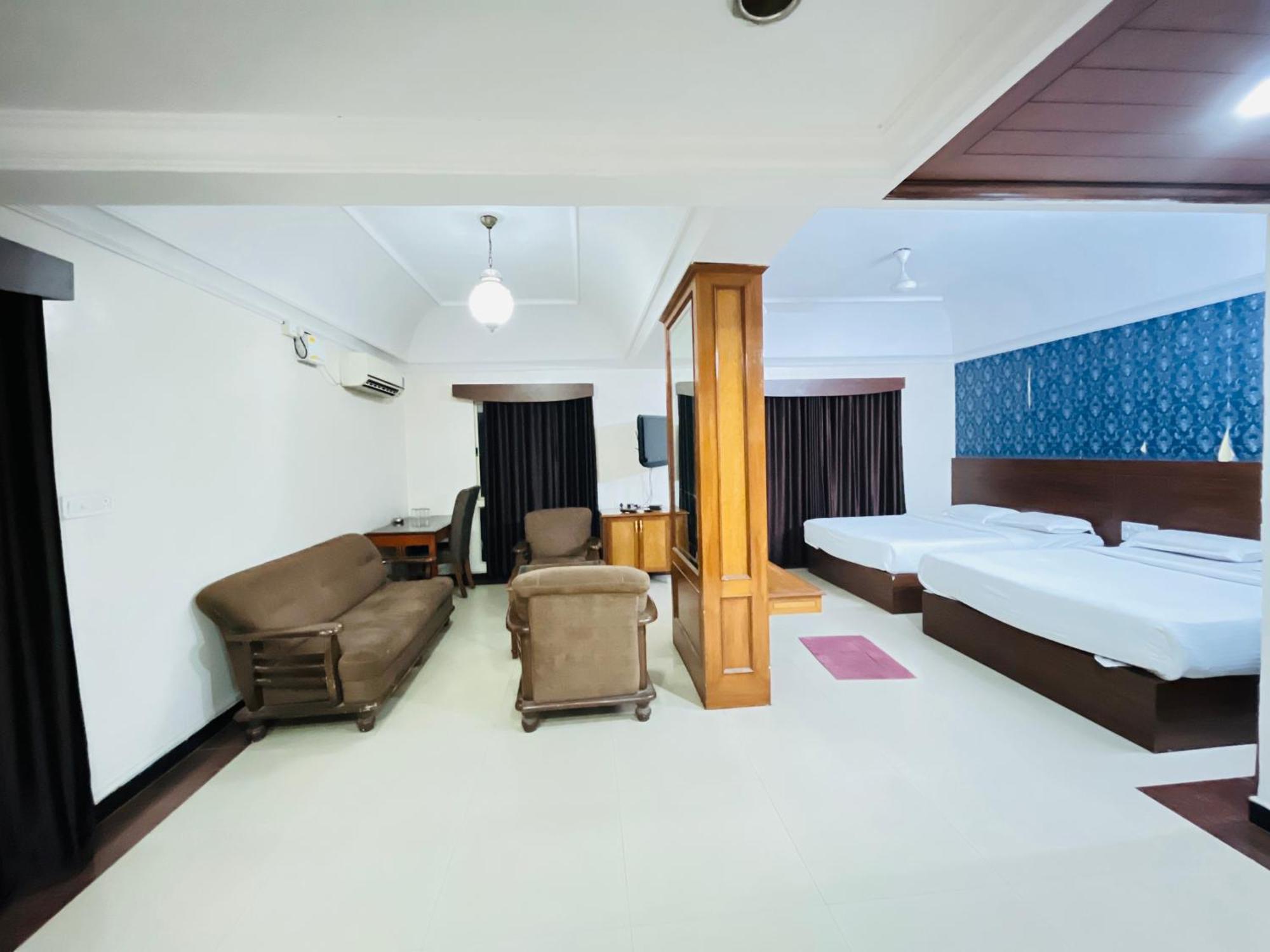 העיר בנגלור Hotel Chetan International מראה חיצוני תמונה
