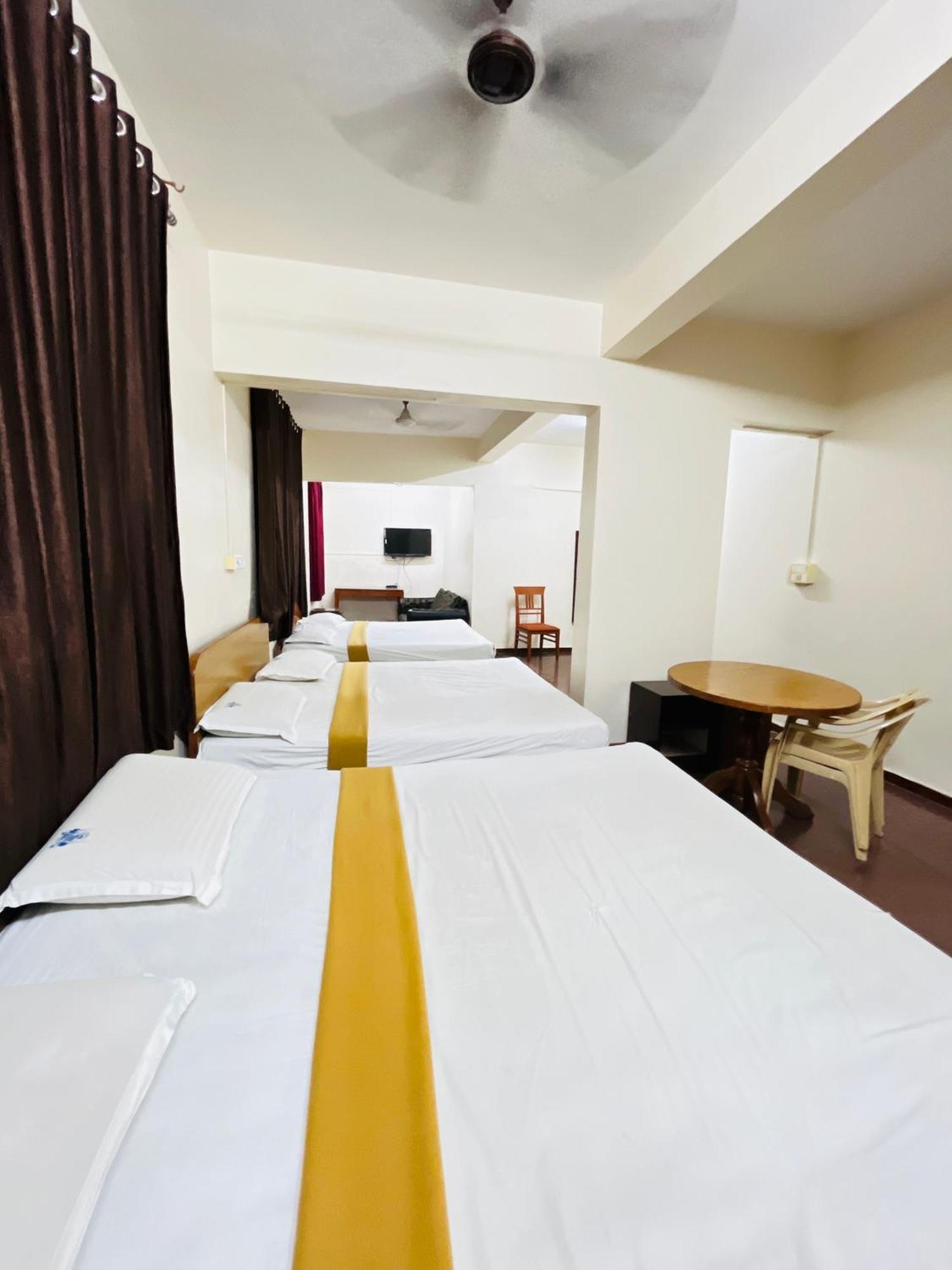 העיר בנגלור Hotel Chetan International מראה חיצוני תמונה