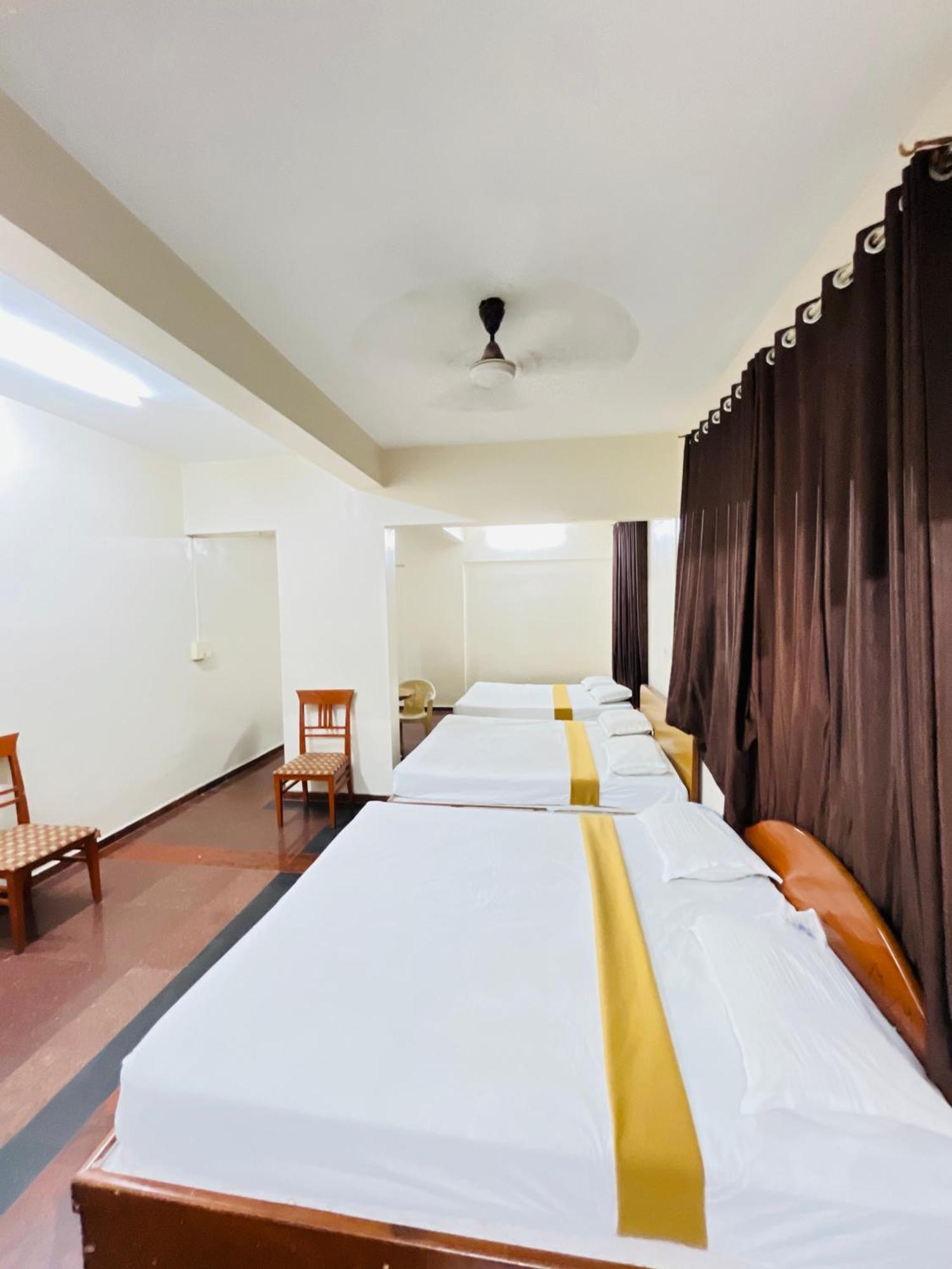 העיר בנגלור Hotel Chetan International מראה חיצוני תמונה