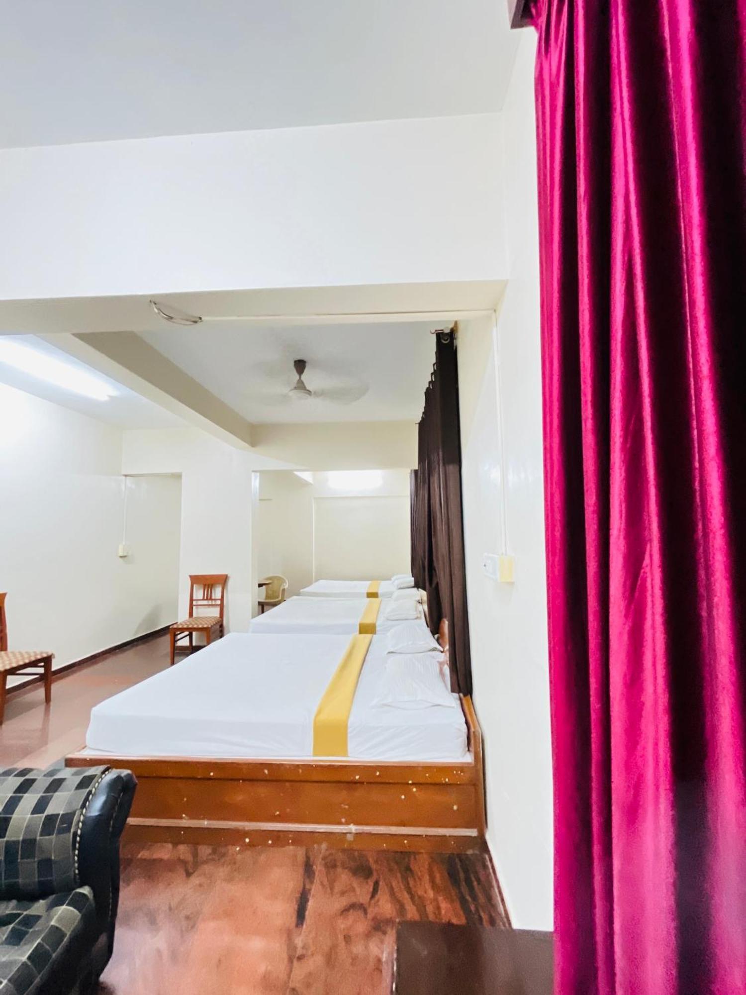העיר בנגלור Hotel Chetan International מראה חיצוני תמונה