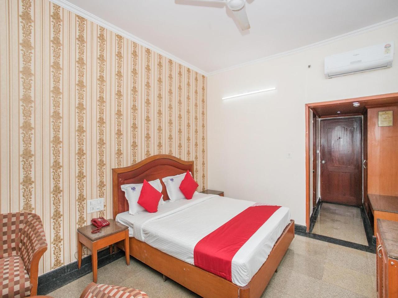 העיר בנגלור Hotel Chetan International מראה חיצוני תמונה