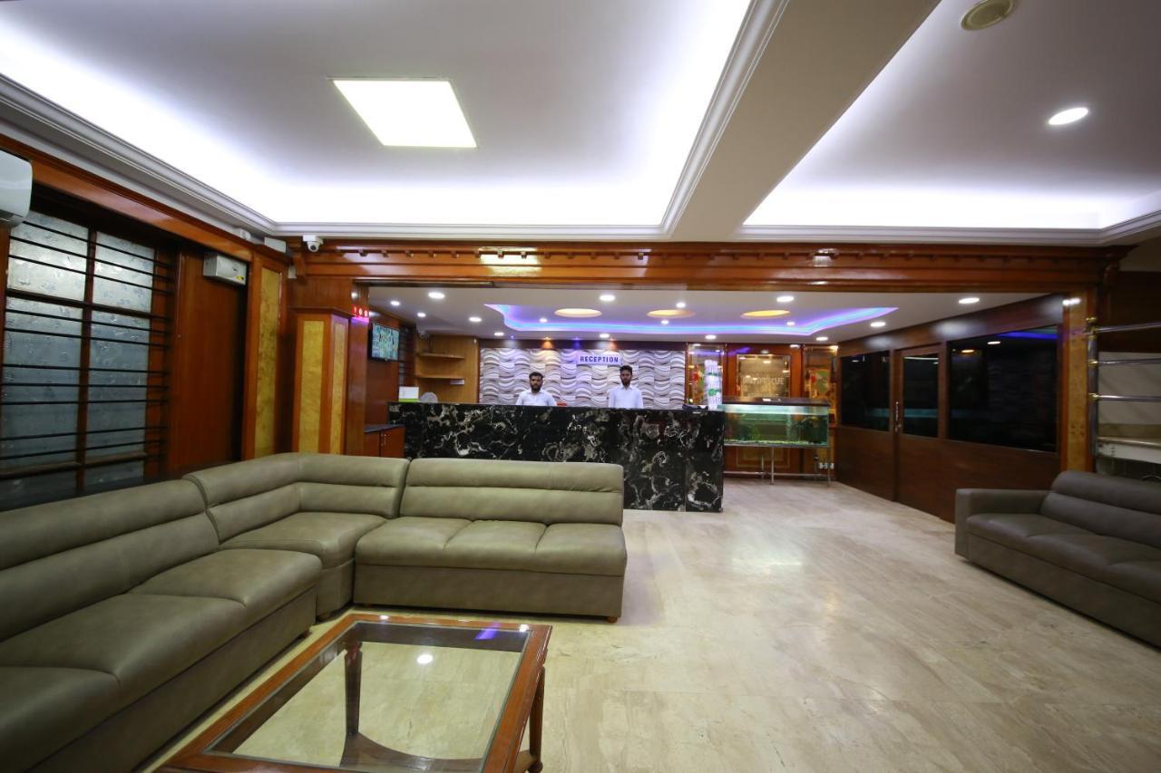 העיר בנגלור Hotel Chetan International מראה חיצוני תמונה